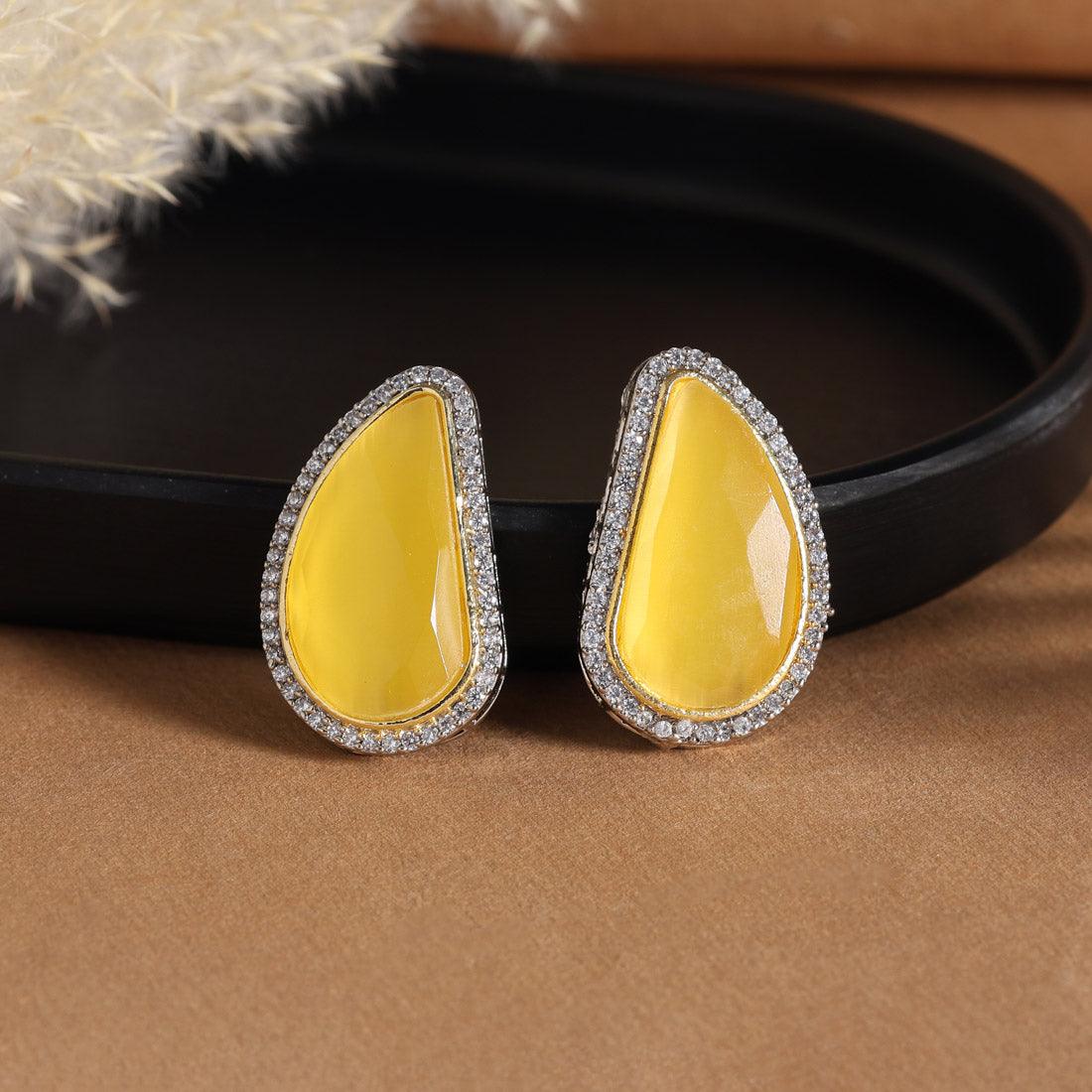 Yellow stud