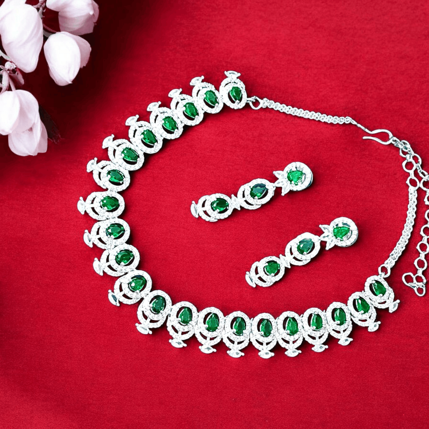 Green American diamond necklace