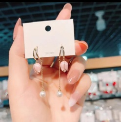 Lily Pearl Earring