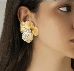 Floral Pearl Earring
