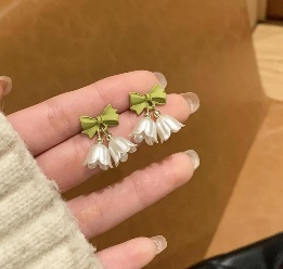 Tulip Bow Earring
