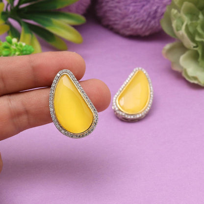 Yellow stud