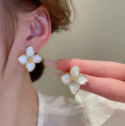 Lucky Bloom Earring